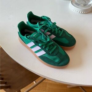 Adidas Classic Green and White Sneakers-womens size 8 brand new never worn
